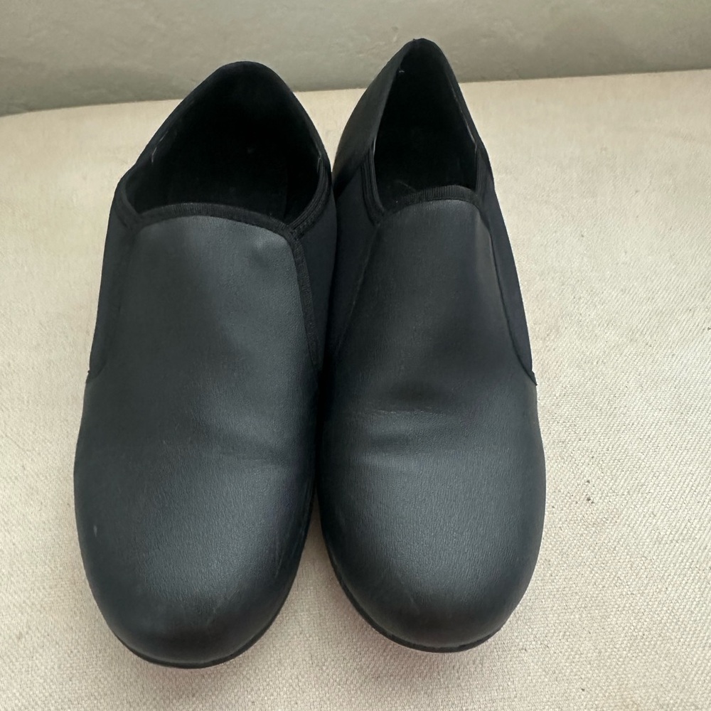 Theatrical ladies/girls Black Slip-On Tap Shoes